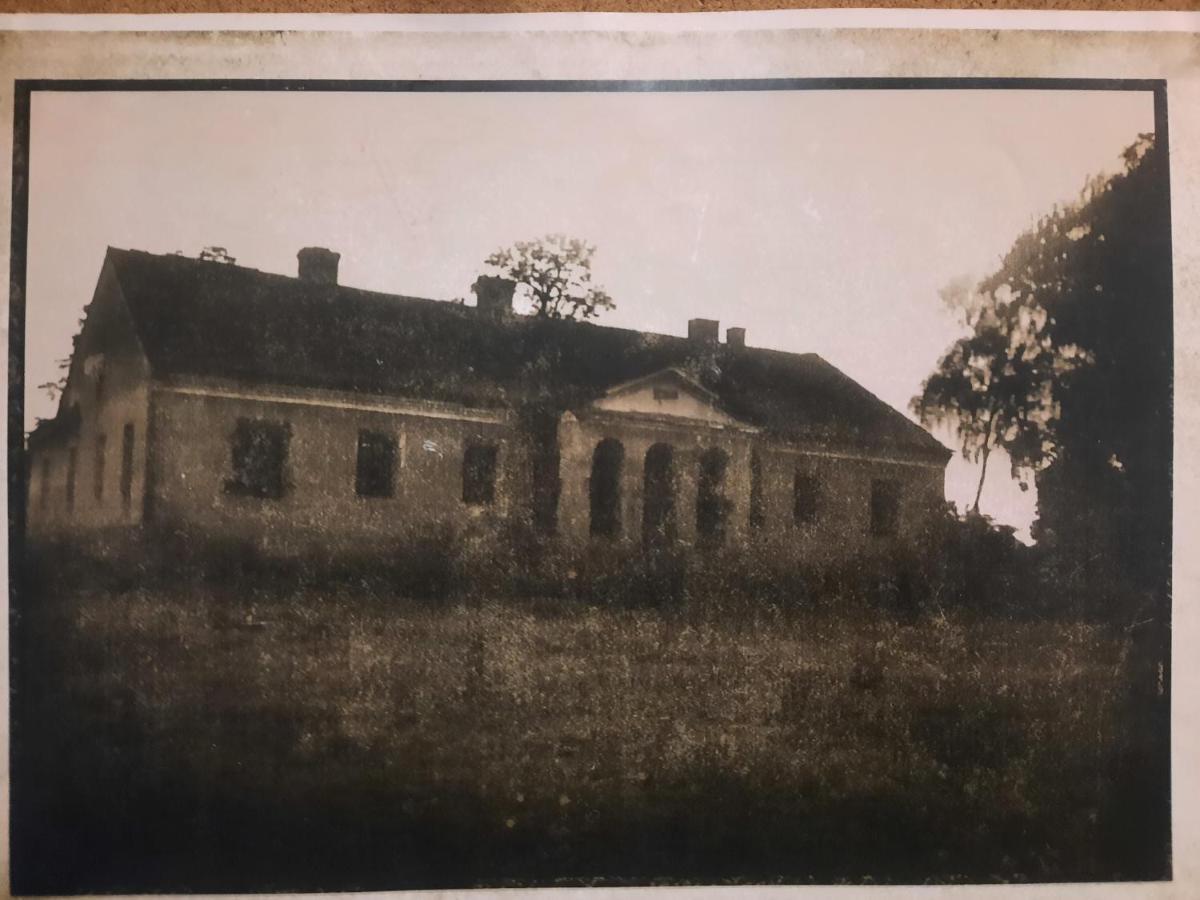 Dwór na Wichrowym Wzgórzu Przybysławice Exterior foto