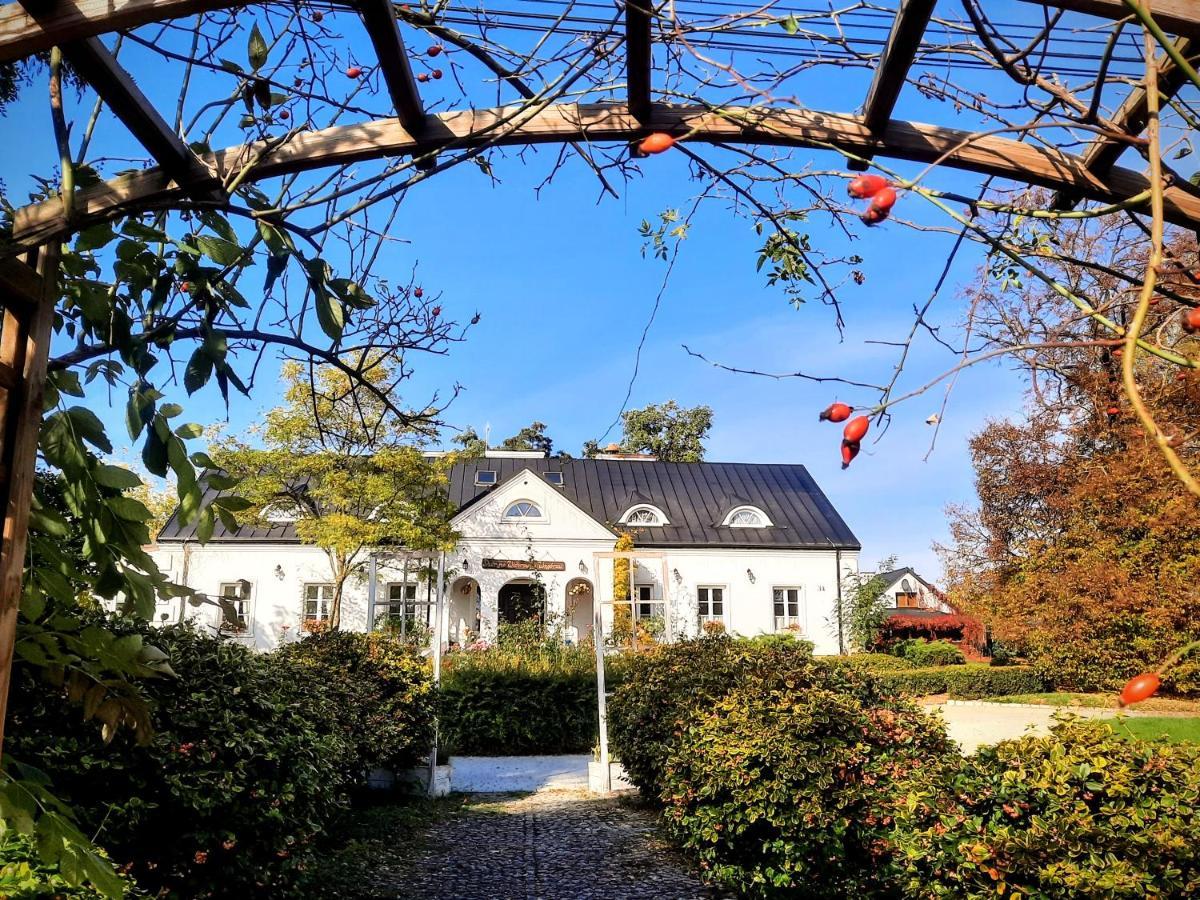 Dwór na Wichrowym Wzgórzu Przybysławice Exterior foto