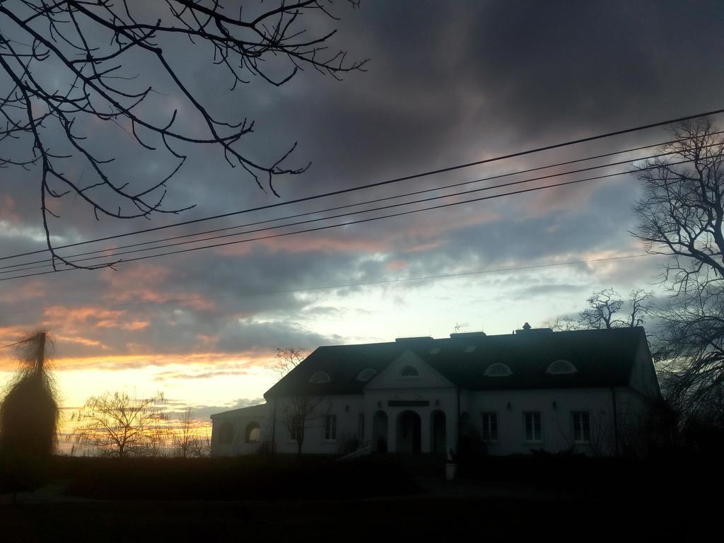 Dwór na Wichrowym Wzgórzu Przybysławice Exterior foto