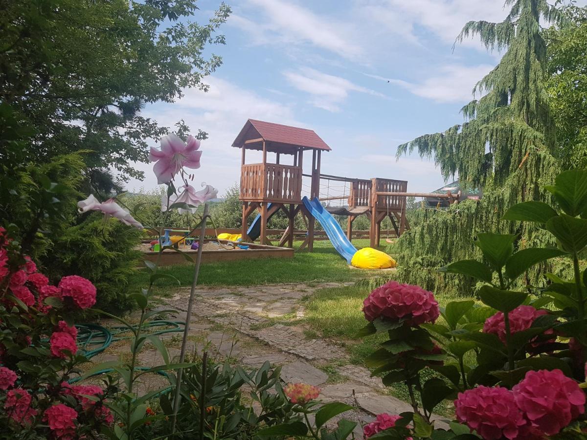 Dwór na Wichrowym Wzgórzu Przybysławice Exterior foto